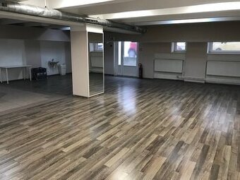 Prenájom priestor 124m2 Nitra, centrum mesta s parkovanim