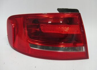 Audi A4 B8 Sedan 2008- pravé a ľavé zadné svetlo Cena za ks