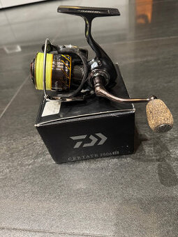 Navijak Daiwa 13certate 2506H + nahradna cievka