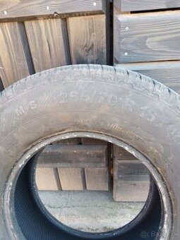 Pneu. 265/70 R16
