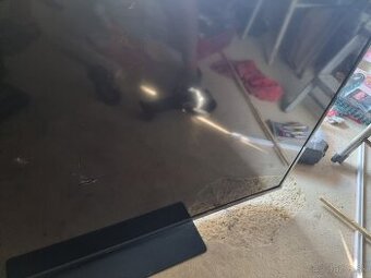 Predám poškodený LED TV PANASONIC TX-50HX580E