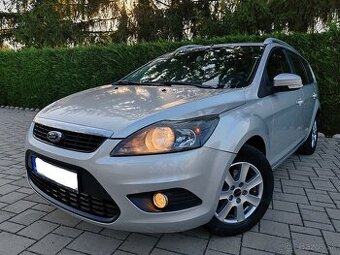 Ford Focus Kombi 1.6 Benzín