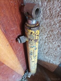 Hydraulický piest