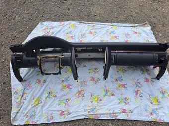 Predám palubnú dosku na Audi A8d2 - 1