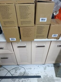 Tieniace pásky na plot