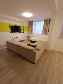 Ponúkam na prenájom väčší 2 izb. byt, Bajkalská, BA Ružinov