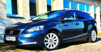 Volvo V40 D3 AT 5 valec 117 tis  km - 1