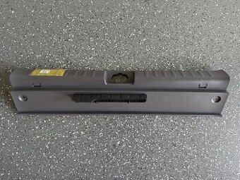 Predám náhradny diel Hyundai Ioniq 5 lišta kufra