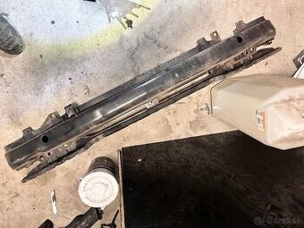 Predná výstuha Octavia 1