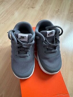 Nike tenisky veľ. 25
