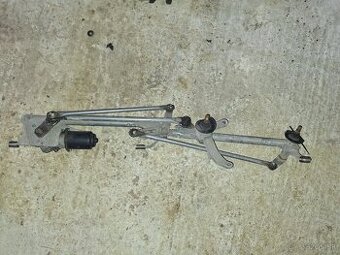 Motorček stieračov.