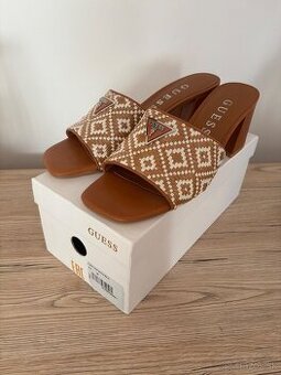 Guess vsuvky
