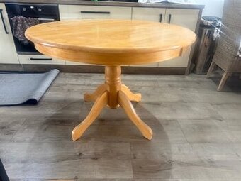 Kuchynský jedálensky stôl