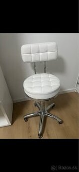 Kozmetická stolička