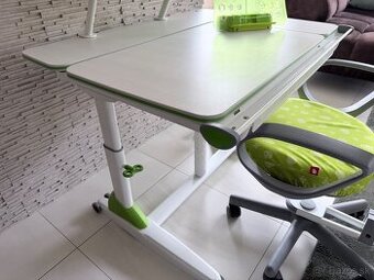 Detsky písací stôl s nastaviteľnou výškou