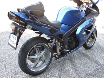 Triumph Sprint ST 1050