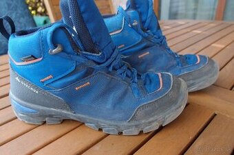Polovysoká obuv na turistiku c.34 Quechua