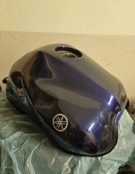 Yamaha FZ6 palivová nádrž