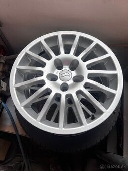 Elektróny 5x108