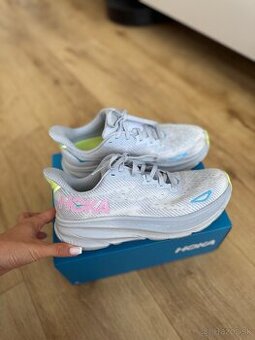 Hoka Clifton 9 W