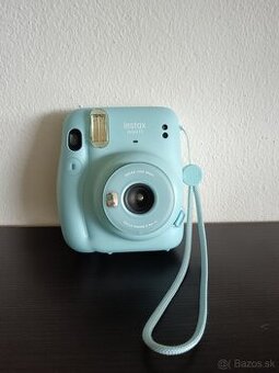 Predám fotoaparát Instax mini11