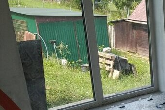 Plechová garáž