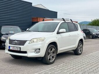 Toyota RAV4 2.2l D-CAT 150 Premium Navi 4x4 A/T6