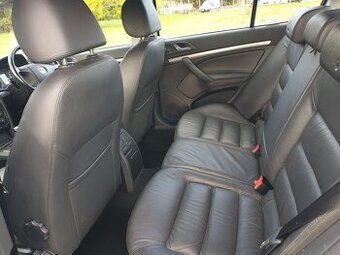 sedadlo, sedačky , kozene sedadla skoda octavia 2