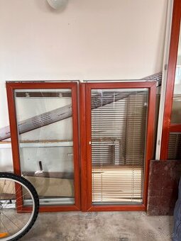 Plastove okno a balkonove dvere.