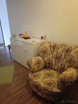 STAROŽITNE TALIANSKÉ KRESLO+TABURETKA OBDOBIE SECESIA