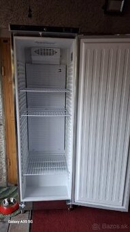 Nerezová chladnička 400 litrov