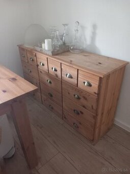 Komoda so šuplíkmi