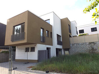 SENEC – SLNEČNÉ JAZERÁ JUH – NA PREDAJ – novostavba 3 izbové