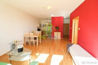 VEĽKÝ, pekný 2-izb. byt s BALKÓNOM v populárnej Axton Reside