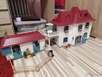 Detský domček so stajňou