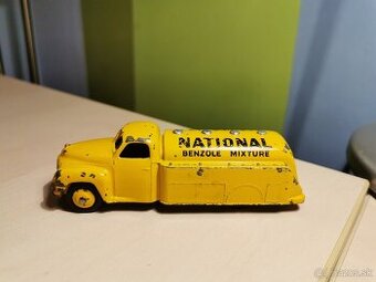 Dinky toys Studebaker Cisterna