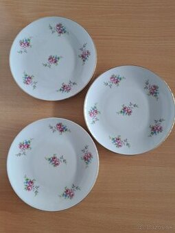 Porcelánové taniere.