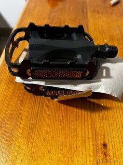 Úplne nové pedále