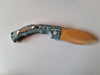 Zatvárací nôž v krabičke