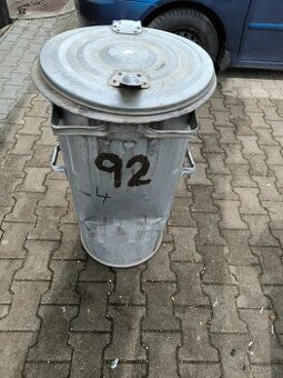 Plechové kuka nádoby