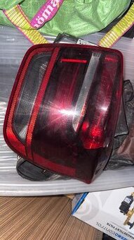 Zadné svetlá M135(f20)