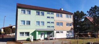 PREDAJ: 3-izbový byt 78 m2, lodžia, 2 garáže, Veľká Lomnica.