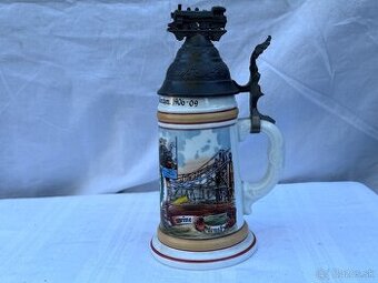 Sbírkový korbel vojenský s lokomotivou