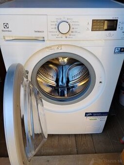 Predám automatickú práčku Elektrolux.Na 6kg prádla.Plne funk