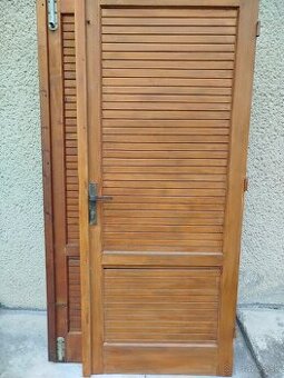 Drevene dvere, okenice