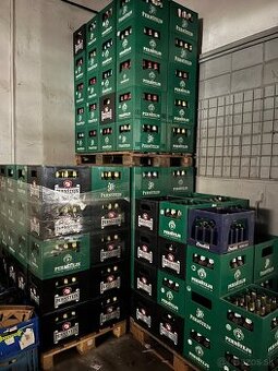 Pivné prepravky + fľaše 0,5l Pernštejn – veľké množstvo