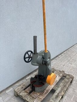 Kúpim hrebeňovy lis lrh