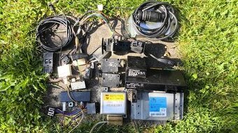 Diely BMW E36 Sedan - 2x Zadné svetlá, GMIV, EWS, ABS, páčky