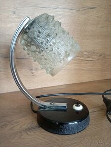 starožitná stolná lampa