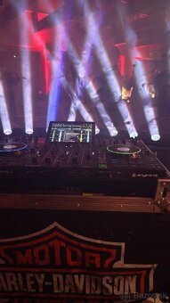 LED Beam 8 x 12W RGBW či.